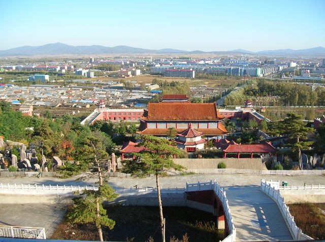 Город Хуньчунь с буддийского храма