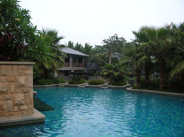 Один из бассейнов отеля Мандарин. Хайнань