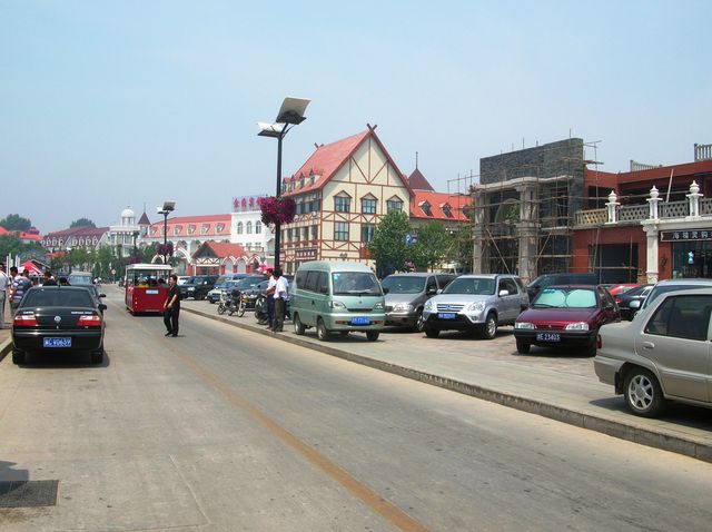 Бульвар возле центрального пляжа г. Бэйдайхэ
