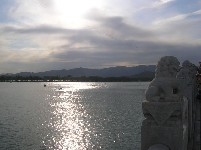 Закат на озере Куньминху в Летнем императорском дворце