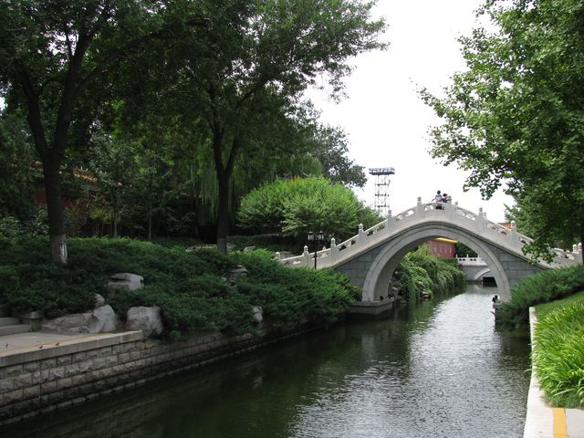 Мосты - обязательный элемент парков Китая