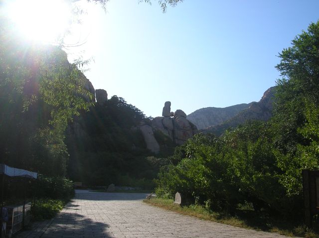 Каменный страж парка Долголетия. Бэйдайхэ