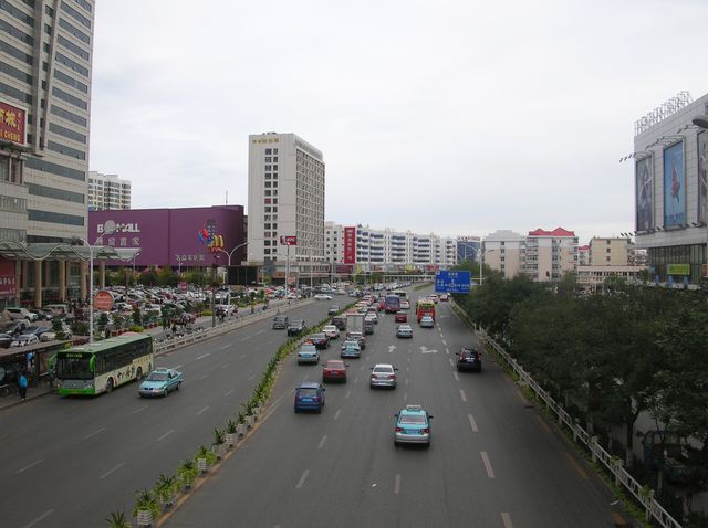 Центральная улица города Циньхуандао