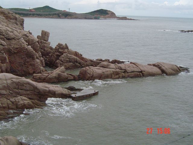 Некоторые камни могут напоминать животных или, например, дракона, отдыхающего на берегу