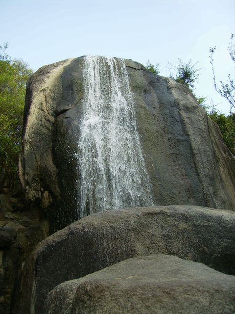 Водопад в парке Край Света. Санья
