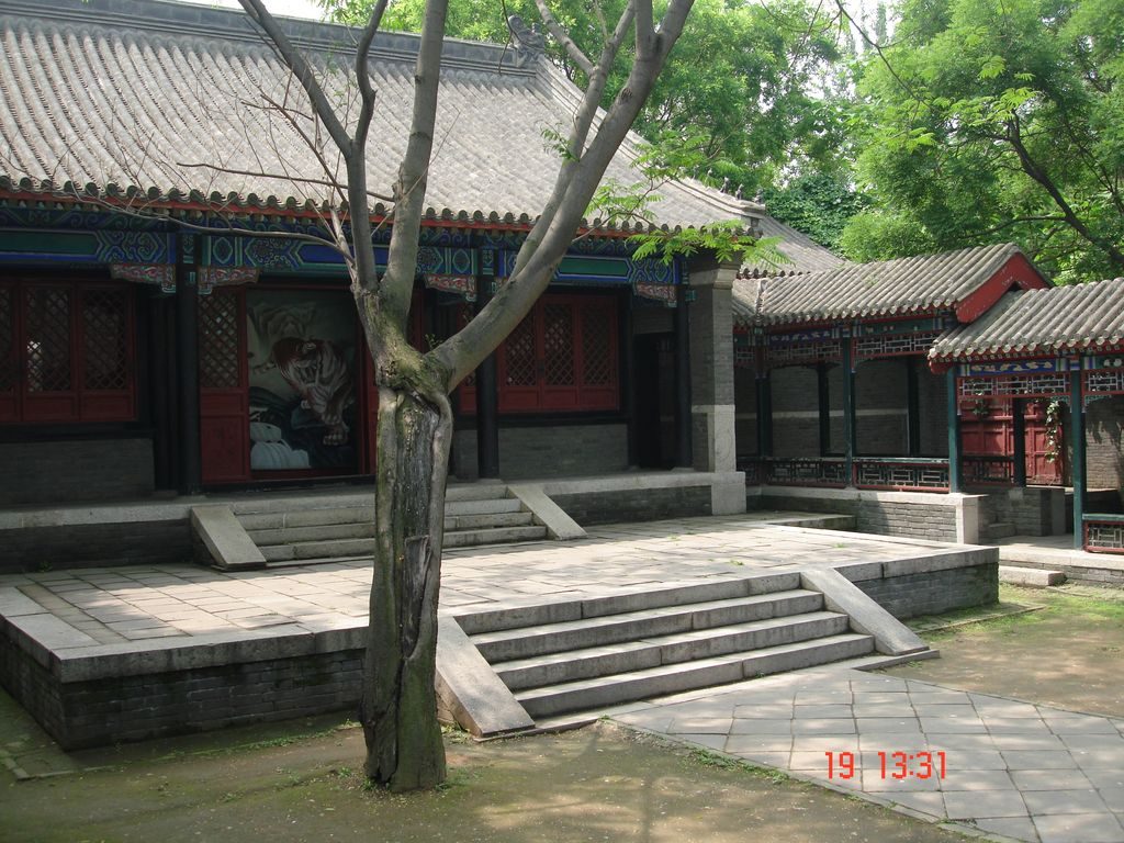 Павильоны в крепостном дворе. Китайская стена