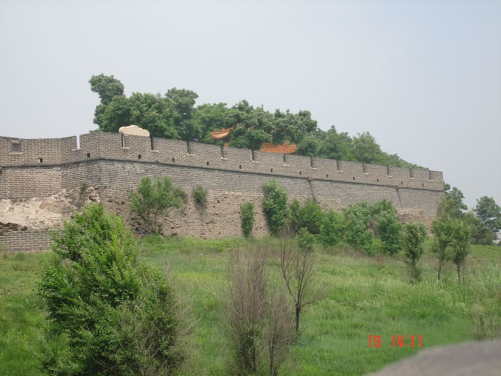 Фрагмент Великой китайской стены Лаолунтоу