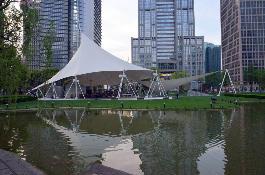 Площадка для выступлений в парке Луцзяцзуй, Шанхай