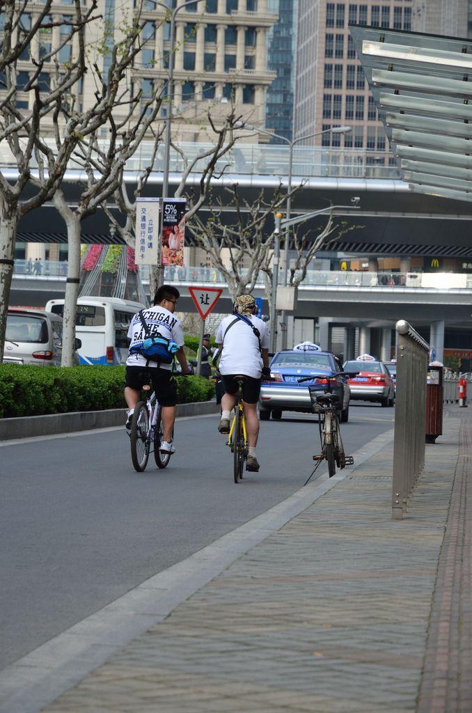 На велосипеде в Шанхае