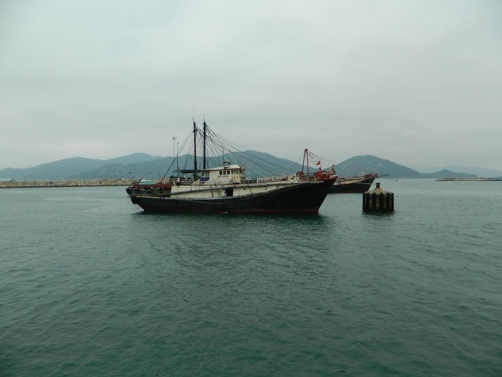 Рыбацкие лодки на острове Ченг Чау