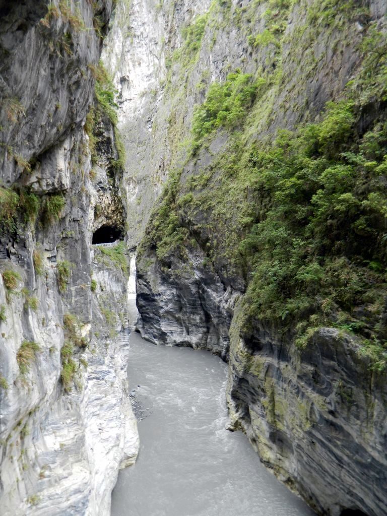 Swallow Grotto (Yanzikou) Trail - одно из самых удивительных мест Тайваня