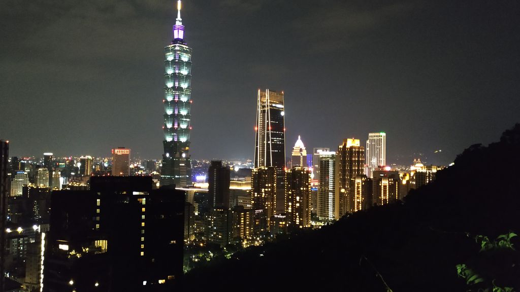 Ночной Тайбэй со смотровой площадки, Тайвань
