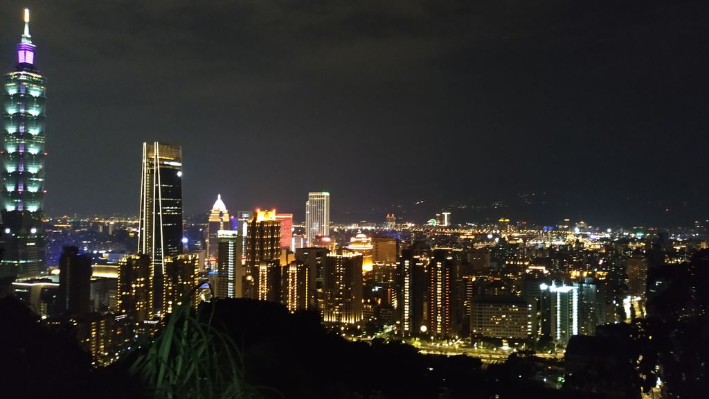 Город Тайбэй с ночной подсветкой, Тайвань