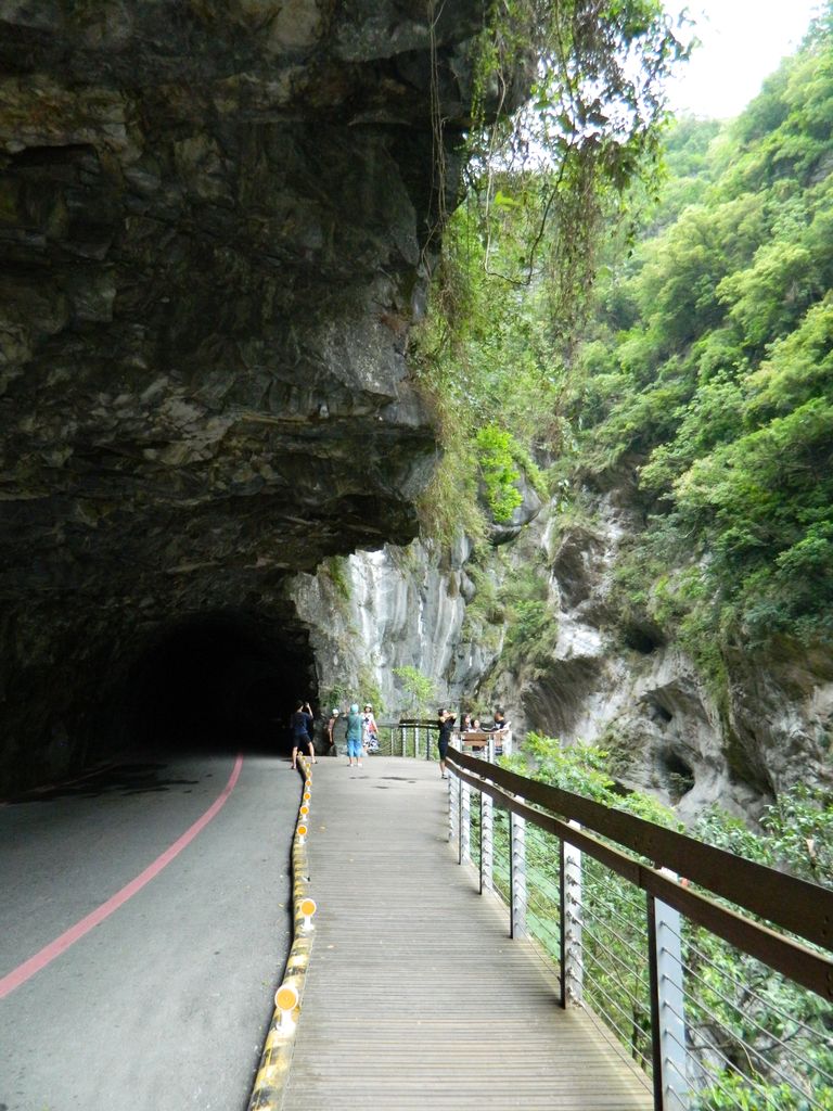 Swallow Grotto Yanzikou Trail, Тароко