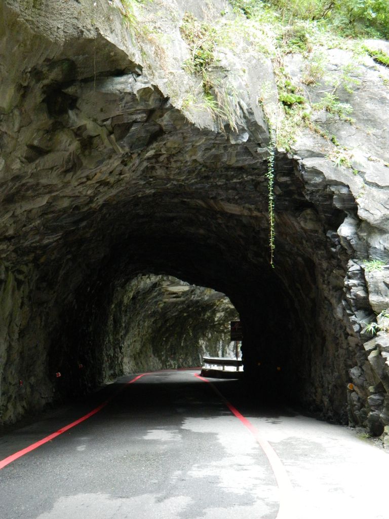 Тоннели Swallow Grotto Yanzikou Trail, Тароко